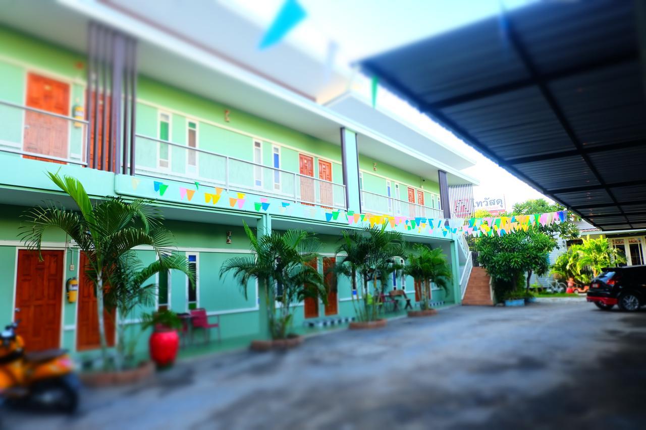 סופאן בורי Suphan Wanwarn Resort מראה חיצוני תמונה